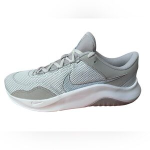 Nike Legend Essential 3 NN – Women’s Size 10 – Gray – Brand New (w/Box)